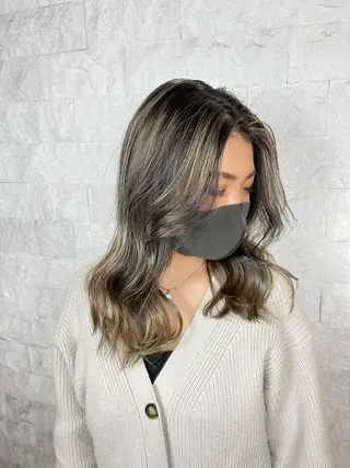 ミディアム 圧倒的美髪ストレート ツダケイタロウのヘアスタイル