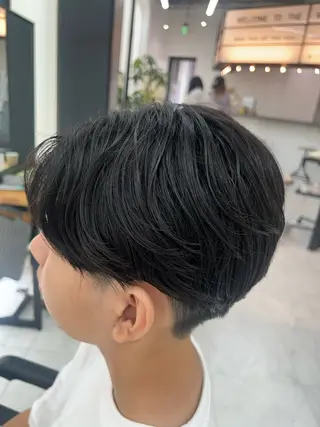 メンズ ダブルカラー寒色系 ボリューム改善ハヤトのヘアスタイル