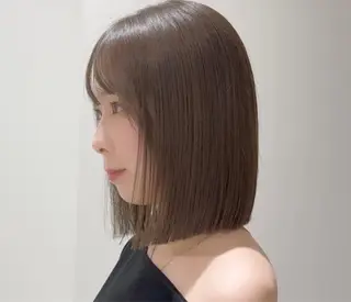 ショート ぱつっとボブ/透明感 カラー/Ayakaのヘアスタイル