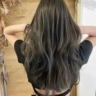 ロング カラー テトネ タカシのヘアスタイル