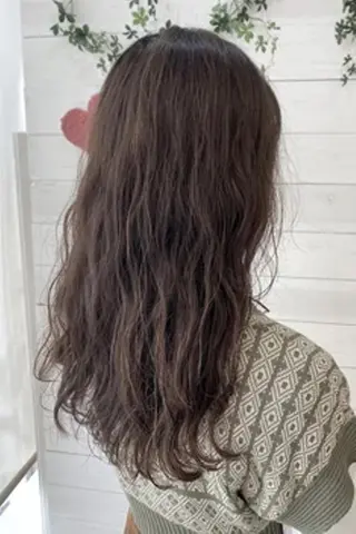 ロング 村中 逸紀のヘアスタイル