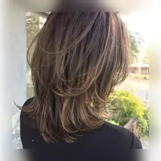 セミロング カラー ヘアアレンジ FLIP B AVEDA所属・大川 愛未のヘアスタイル