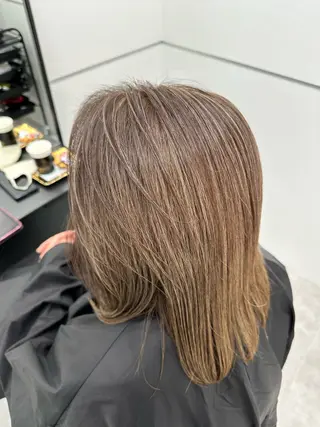 セミロング カラー 髪質改善 /ツヤ髪/植竹偉吹のヘアスタイル