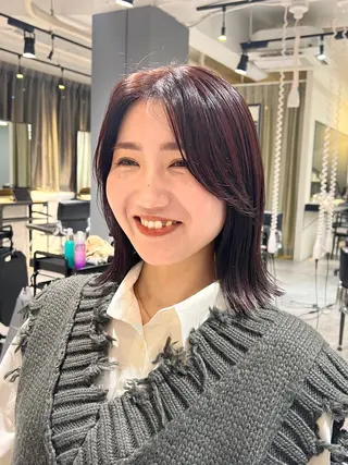 ミディアム 寺尾 綾乃のヘアスタイル