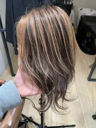 ミディアム カラー 中山 響希のヘアスタイル