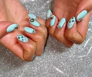 ネイル VIERU 🌈🎀💖のネイルデザイン