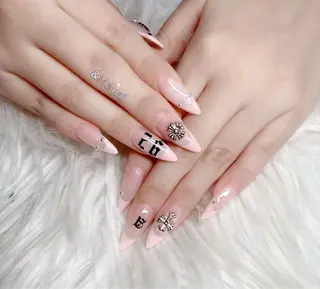 ネイル ＆ME アンドミーのネイルデザイン