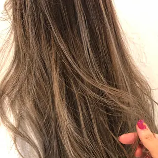 ロング カラー ORIKA 美容室のヘアスタイル