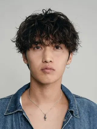 パーマ メンズ 小尾 優然のヘアスタイル