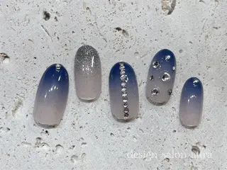 ネイル 根津 綾子のネイルデザイン