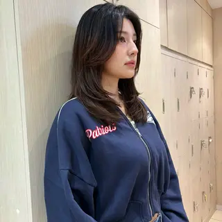 ミディアム 山田 桃華のヘアスタイル