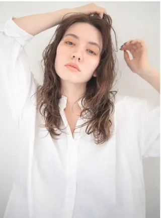 セミロング カラー パーマ 小田川 竜也のヘアスタイル