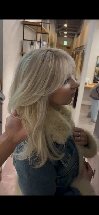 セミロング カラー 🌟心斎橋レイヤー 艶ハイトーン/ウルフのその他イメージ