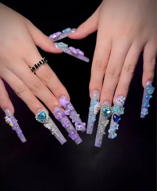 ネイル Hina 池袋 長だしチップ専門店のネイルデザイン