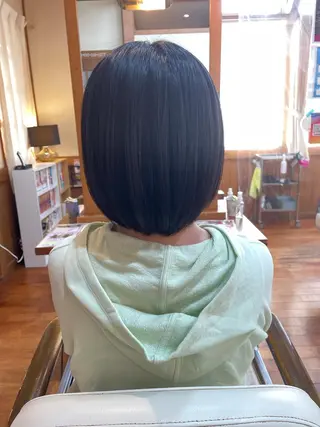 ミディアム 岩井 佑城のヘアスタイル