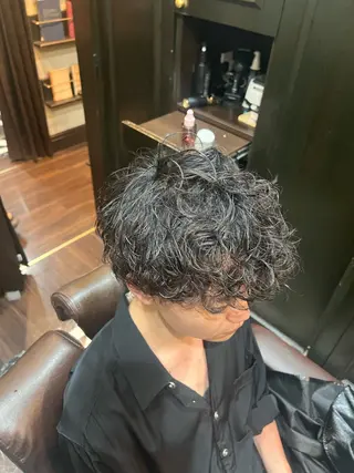 ミディアム パーマ ヒロ銀座バーバーショップ秋葉原店所属・堀 真人のヘアスタイル
