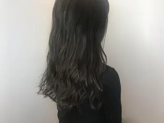 ロング カラー 【Uneユヌ】菊地 春那のヘアスタイル