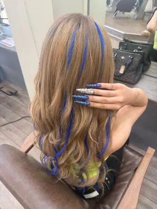 ロング カラー WEST OLAND 黒坂佳乃のヘアスタイル