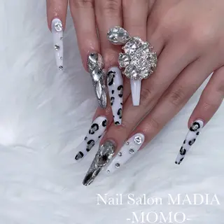 ネイル MADIA所属・momo .のネイルデザイン