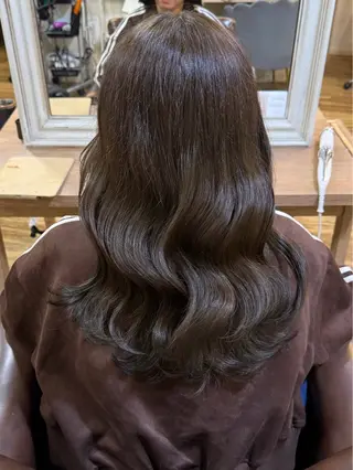 カラー 中村 朱沙のヘアスタイル