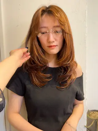 セミロング YURiA レイヤー🫧暖色のヘアスタイル