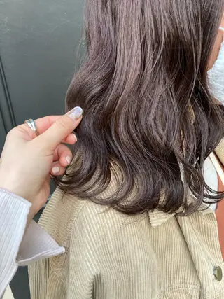 ミディアム オオタ ユキのヘアスタイル
