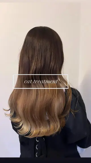 ロング メンズバレイヤージュ 斉藤春のヘアスタイル