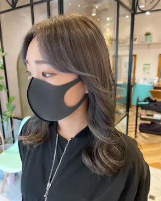 セミロング カラー 🇰🇷韓国レイヤー 錦糸町【北山謙三】のヘアスタイル