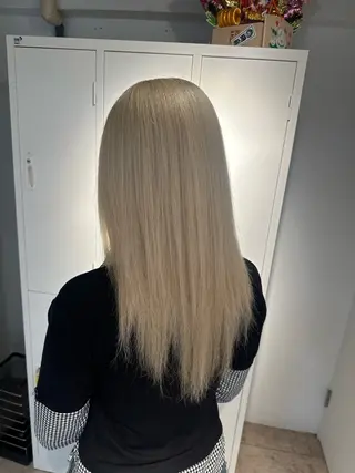 セミロング grow恵比寿所属・カラー／エクステ kurumi🩶のヘアスタイル