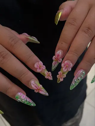 ネイル GO TODAY シェアサロン 渋谷Amiu店所属・渋谷ネイル🎀 y2k/海外ネイルのネイルデザイン