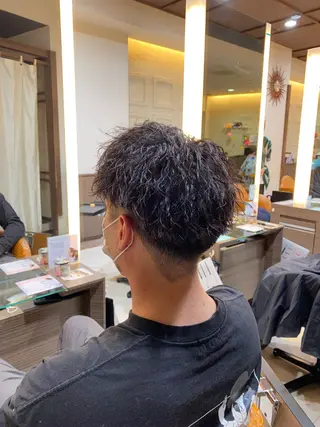 パーマ メンズ スパイラル波巻き パーマ井本汰壱のヘアスタイル