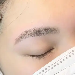 ホワイトアイ HIKARUの眉毛・アイブロウイメージ