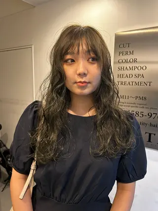 セミロング カラー hen所属・心斎橋/レイヤー/ ブリーチ/モエのヘアスタイル