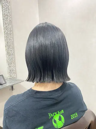 ミディアム カラー _White所属・ＳＨＩ ＺＵのヘアスタイル