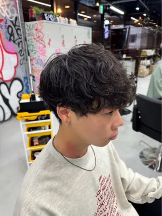 メンズ メンズパーマ 毛流れ/シャドウのヘアスタイル