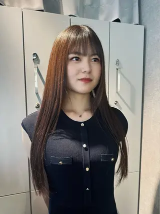 ロング naito/ブリーチ /エクステ/縮毛のヘアスタイル