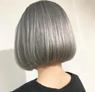 ショート 🧨ブリーチー×ボブ レイヤー💎じゅえるのヘアスタイル