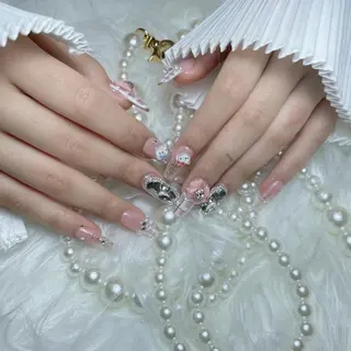 ネイル RAFFINE 月🦋🩵のネイルデザイン