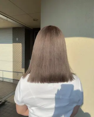 ミディアム regalo 森重ユウのヘアスタイル