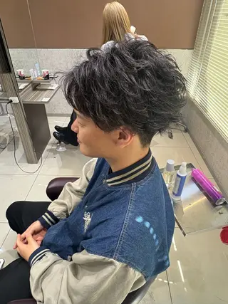 パーマ メンズ フェザーパーマ/ ダブルカラー/藤田のヘアスタイル