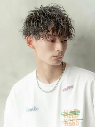 ショート カラー パーマ メンズ SNSで大バズり‼️ 欧米風ヘア大ヒット中のヘアスタイル