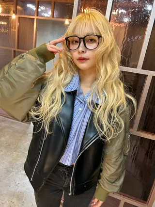 ロング L STUDIO所属・ハイトーン/ブリーチ 🧁soraのヘアスタイル