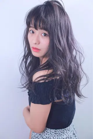 ロング カラー 伊藤 裕貴のヘアスタイル