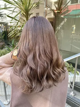 セミロング カラー ブリーチ指名No.1 Daikiのヘアスタイル