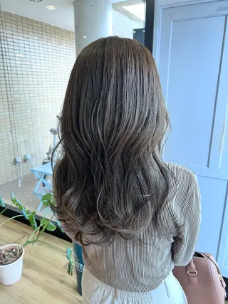 ロング カラー ツキダテ ユイのヘアスタイル