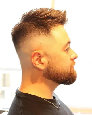 ショート 新宿スキンフェード 佐藤京介のヘアスタイル