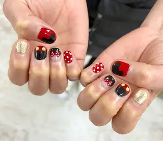 ネイル マハロネイルサロン横浜店所属・吉田 里菜のネイルデザイン