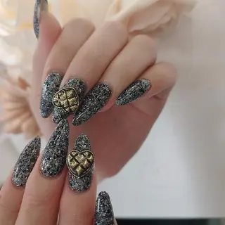 ネイル RUNWAY 　　の眉毛・アイブロウイメージ