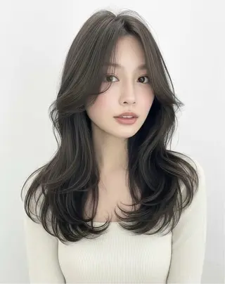 ロング 中川 雅のヘアスタイル
