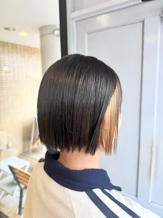 ショート カラー ツキダテ ユイのヘアスタイル